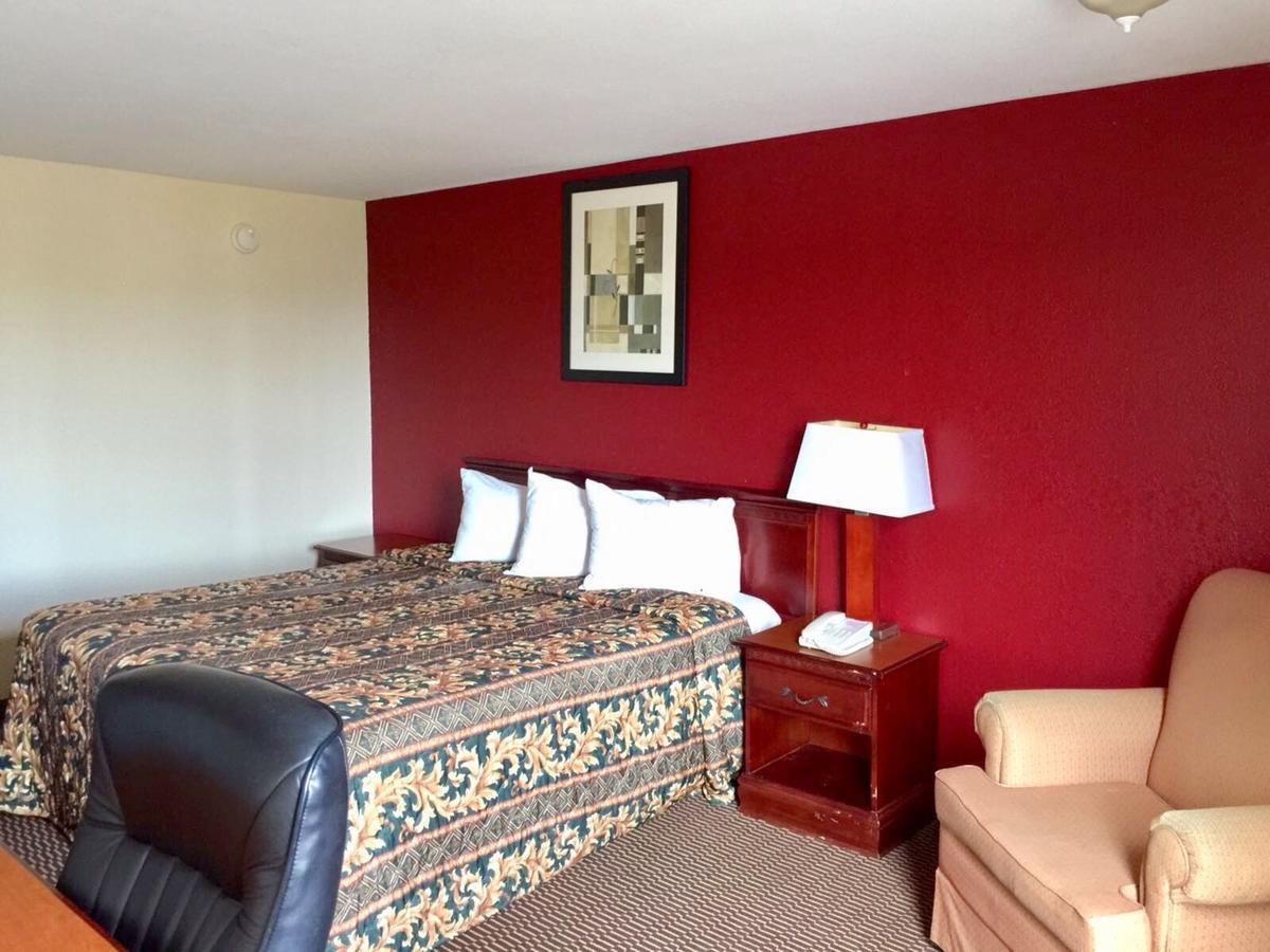 Courtesy Inn Del City Exterior foto
